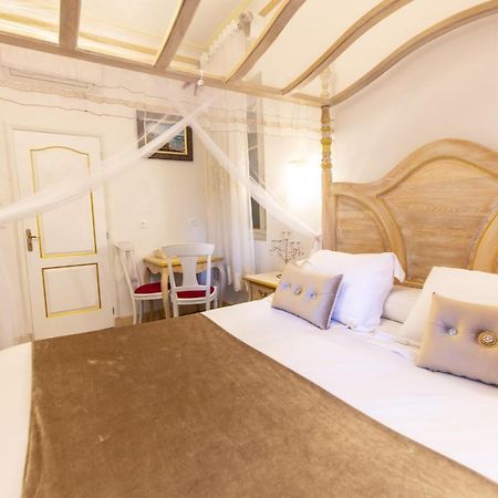 Chambre A Baldaquin Maison De L'Eglise Du Couvent Narbonne Exteriér fotografie